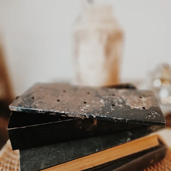 Rustic Vintage Smoker Box - Picture 4 of 4